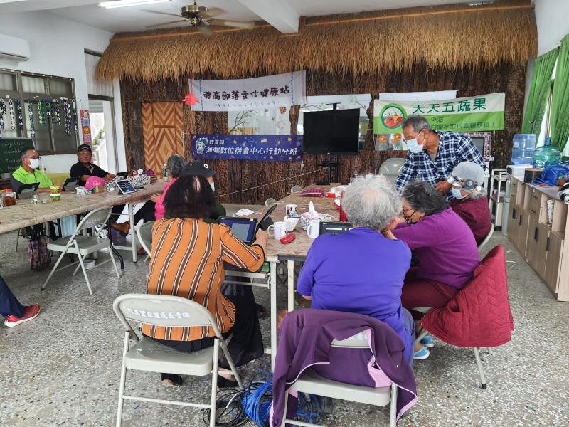 才剛建立的帳號就忘了，助教們自己都笑翻了。