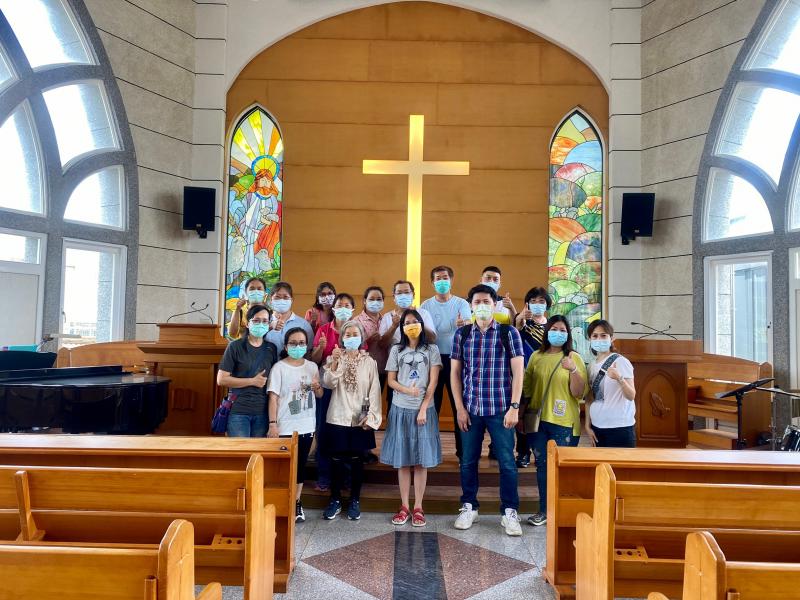 講師帶學員至鹿滿教會踏查