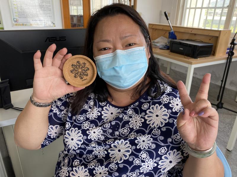 參與一整天的課程，最後學員完成自己的作品