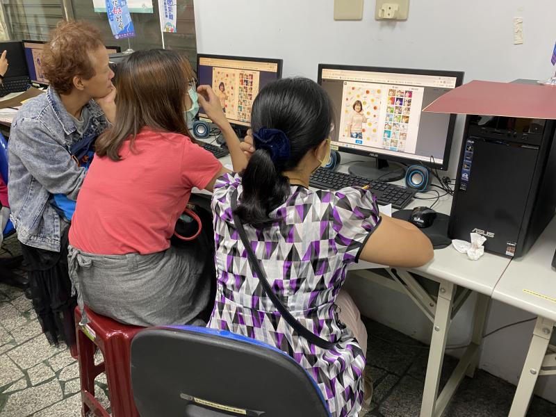 學員們學習如何修圖、去背景、合成照片