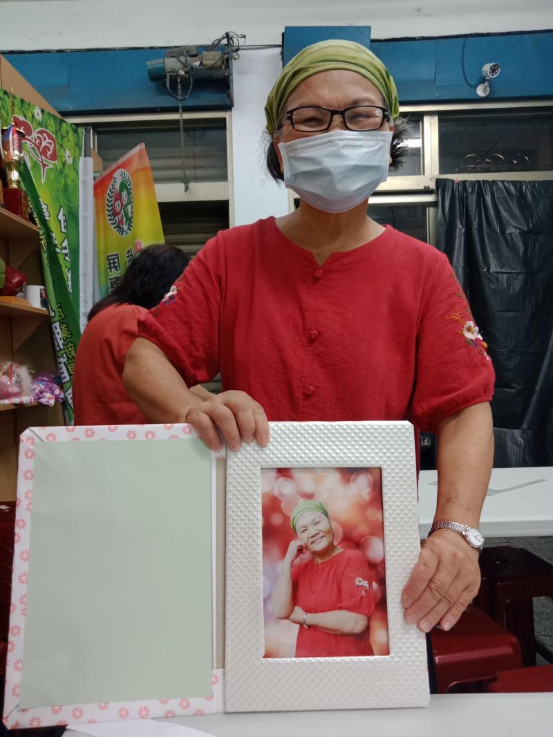 學員開心地完成自己的數位精裝相冊成果~