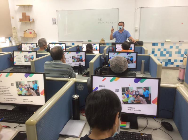 賴騏濬老師上課情形