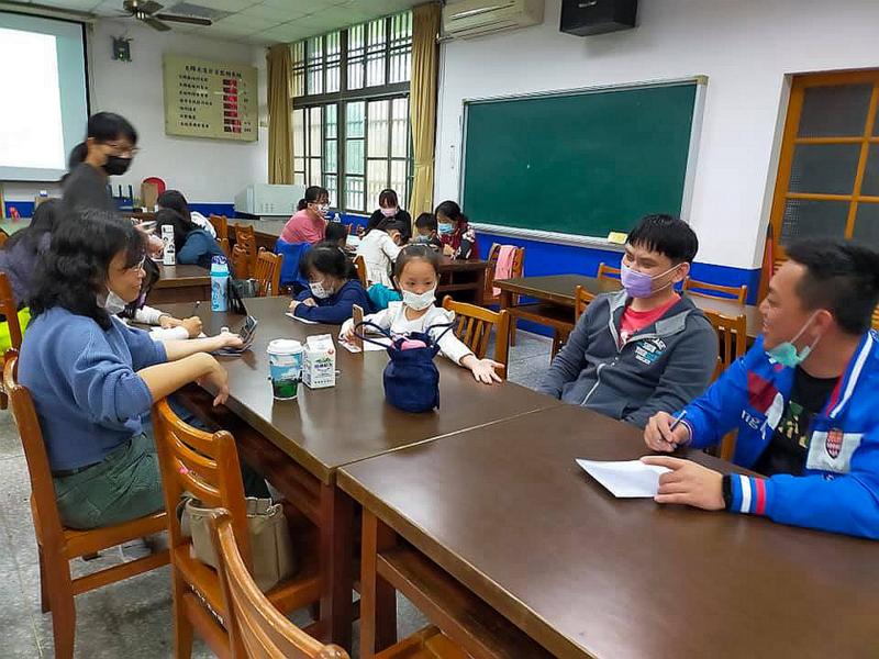 講師指導學員說明腳本編寫的重要