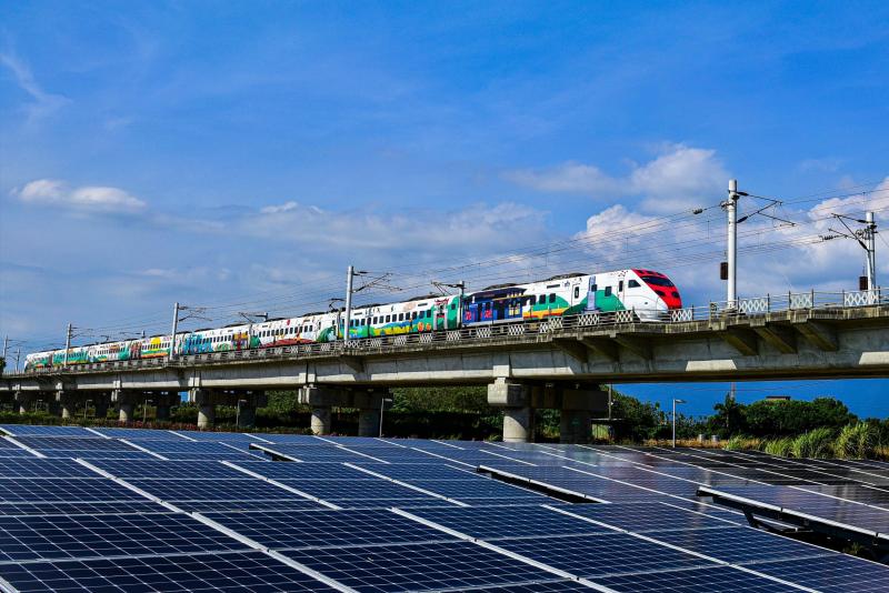 台鐵TEMU2000 普悠瑪彩繪列車客家委員會六堆300年慶典車輛
