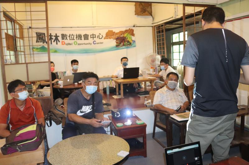 講師上課照片