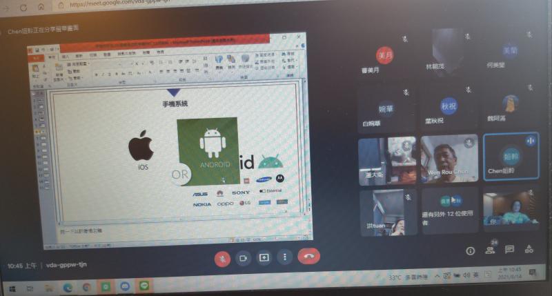 每一位長者都很的很用心,很專心的聽老師上課