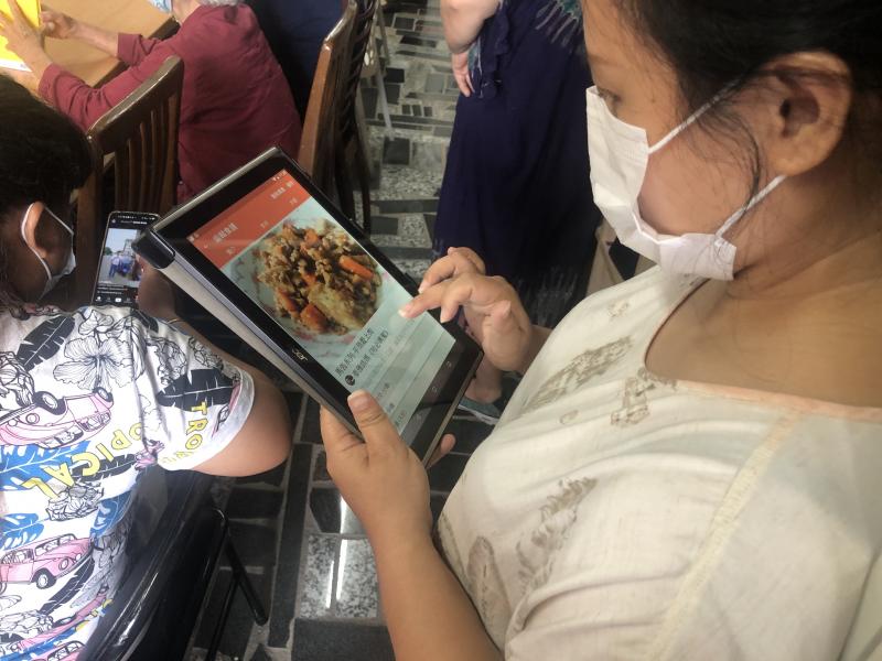 學員自行操作上傳數位食譜