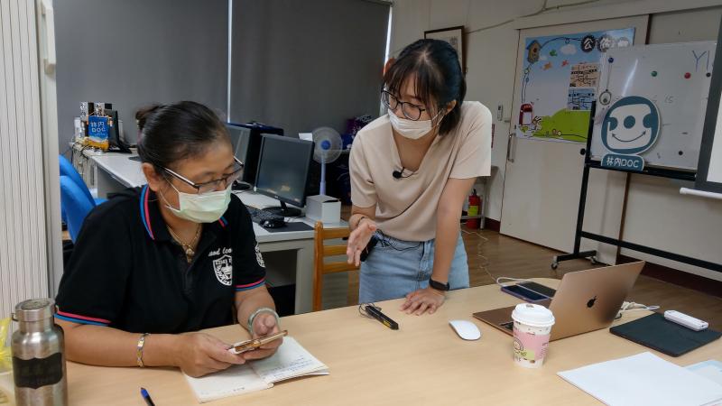 創意I貼圖  授課講師:楊雯雯、淑珠老師  課程內容:LINE拍貼APP製作  上課日期:8/21上午8:30~11:30、下午2-5點