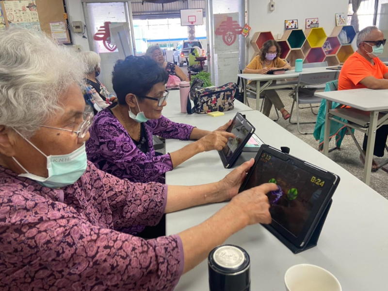 長輩學習時候的態度很好