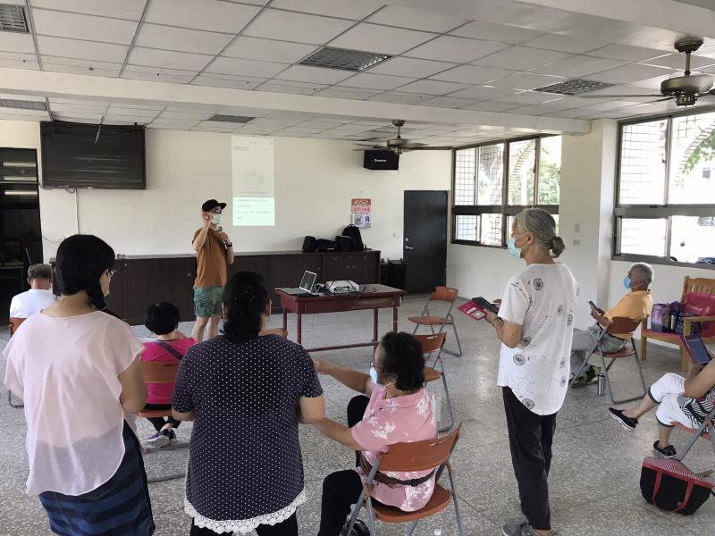 疫情趨緩後學員開始到社區上課