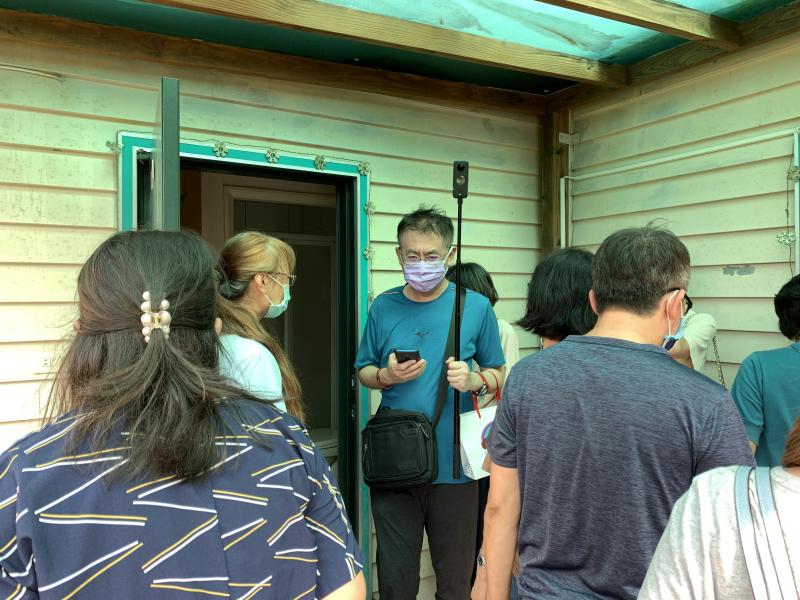 帶領學員到民宿進行實地拍攝
