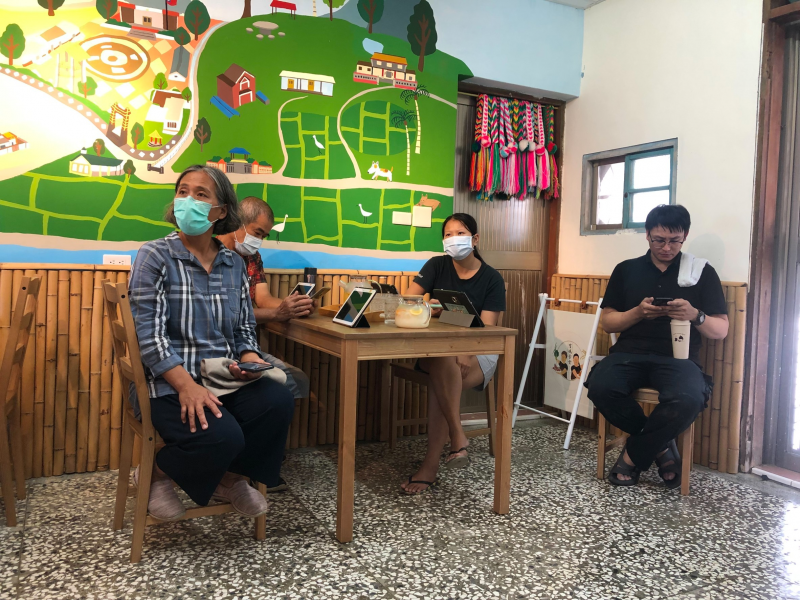 手機是普遍在日常生活中用得到的通訊工具,如何充分利用手機的方便性、快速性,為自己建立與消費者的溝通管道。