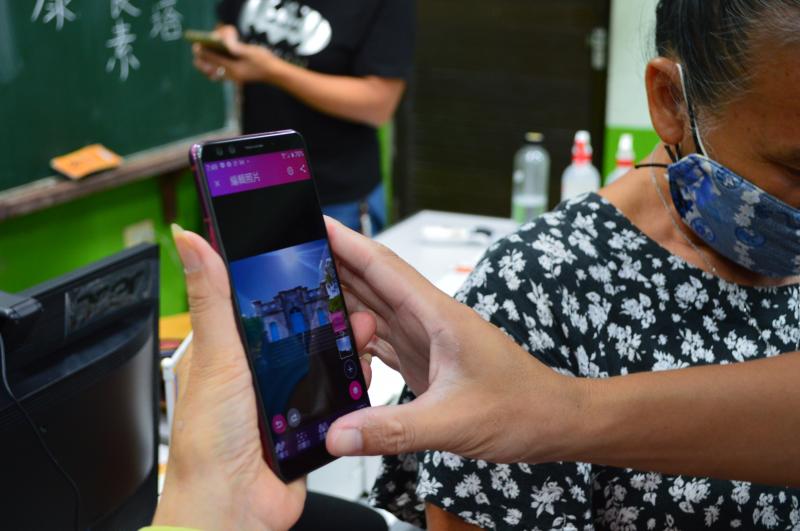 回到教室使用講師教的APP調整相片
