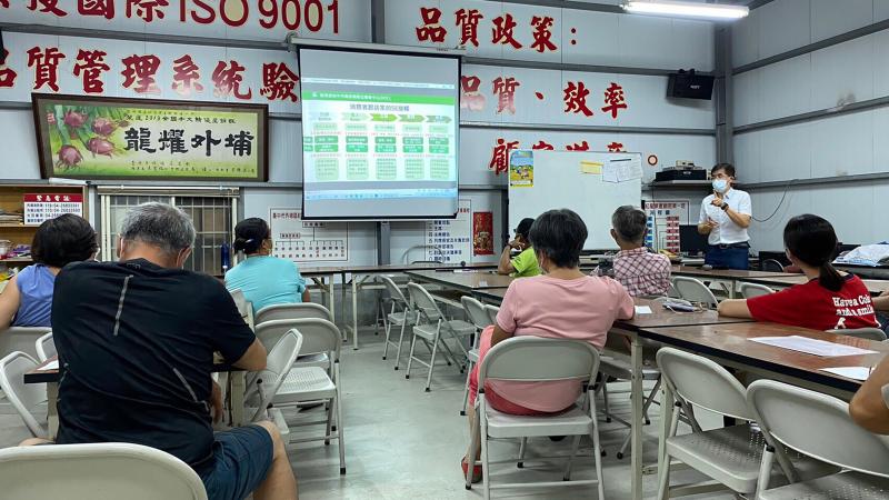 實體與網路整合行銷的5E接觸是什麼？