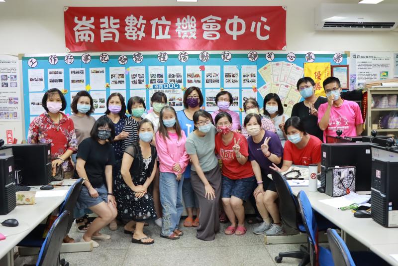 參與學員合影。