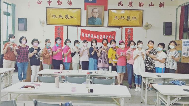 學員、講師、作品開心合照