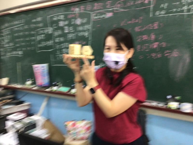講師講解本次課程雷雕設計要點