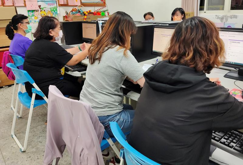 老師要怎麼增加選項和刪除，大家逐一練習，製作出好用表單。