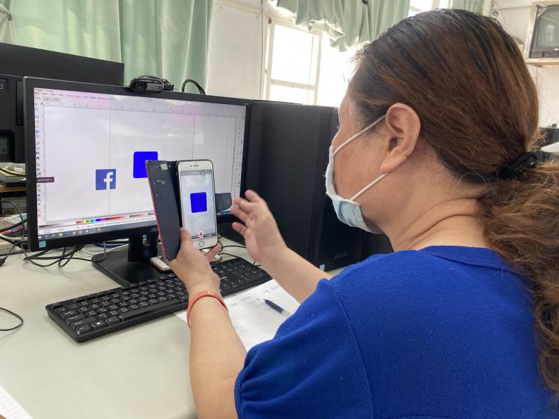 學員每個步驟都透過數位工具記錄下來，只要遇到操作上問題，就可以播放影像紀錄，重新學習