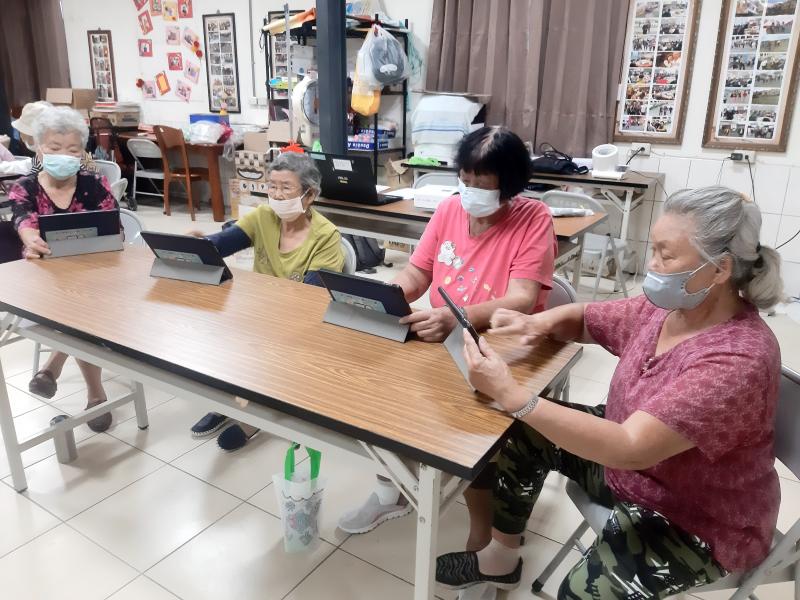 跟著講師一起來認識平板