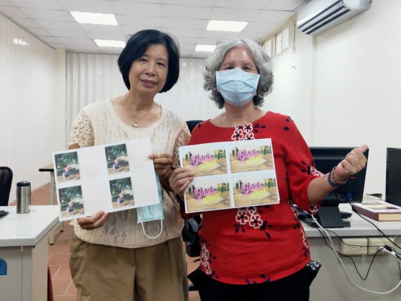 隨著手機、網絡的普及，傳統的郵政通信已經漸漸的淡出了人們的生活。但是明信片依然還是有一定的市場，可以使寄信不再是只有冷冰冰的文字，加入一些圖片可以使這封寄出的信更加溫暖!