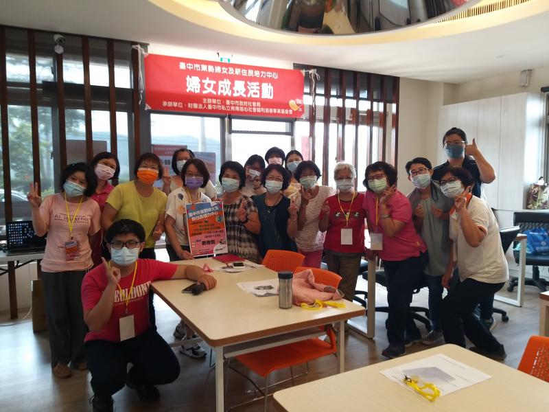 學員們一起拍大合照