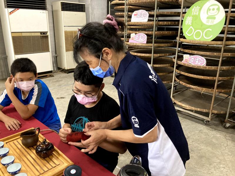 泡茶注意事項，經泡茶喝了以後如何去校正浸泡時間，讓客人喝到好喝的茶。