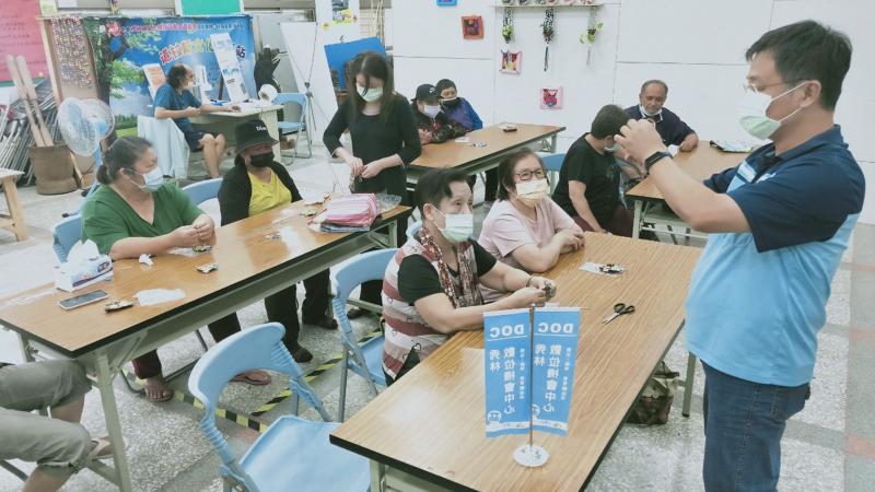 講師與學員上課畫面