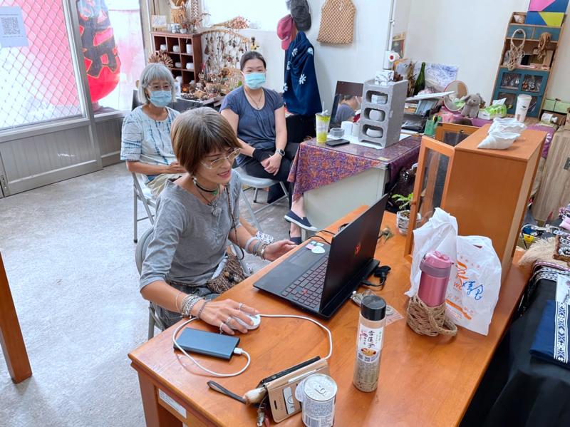 實體課程學員上課畫面