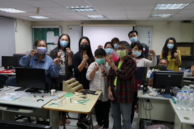 工藝設計DIY學員合照