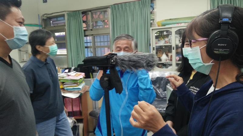 學員們個個展現自已美妙錄音的馨音。