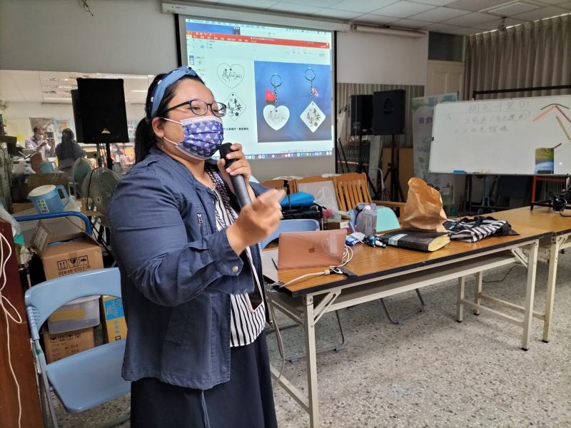 盧宣如講師的講課神情