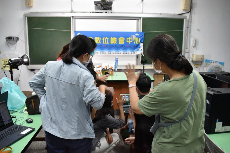 直播看鏡頭，網美就是我