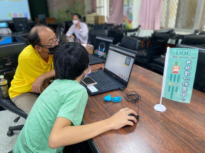 親子一起學習寫程式