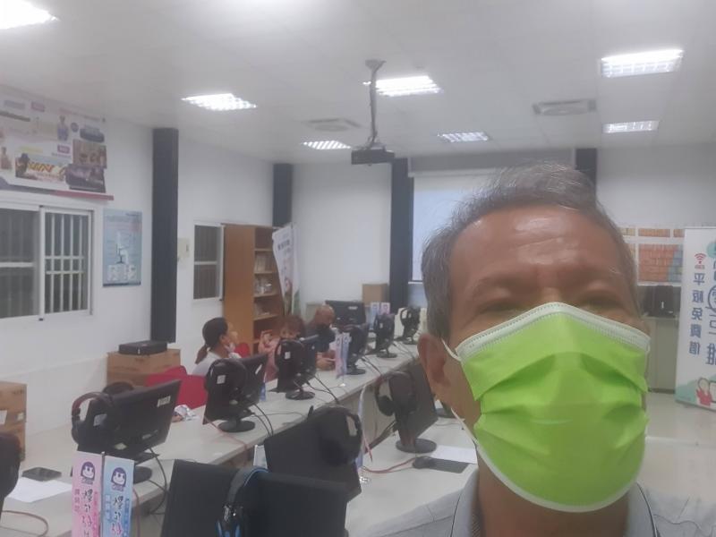 這次的課程是疫情可以上課之後的第一場，報名的學員很踴躍，只是上起課來似乎少把勁。