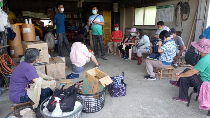 實際到倉庫裡面拍攝上課