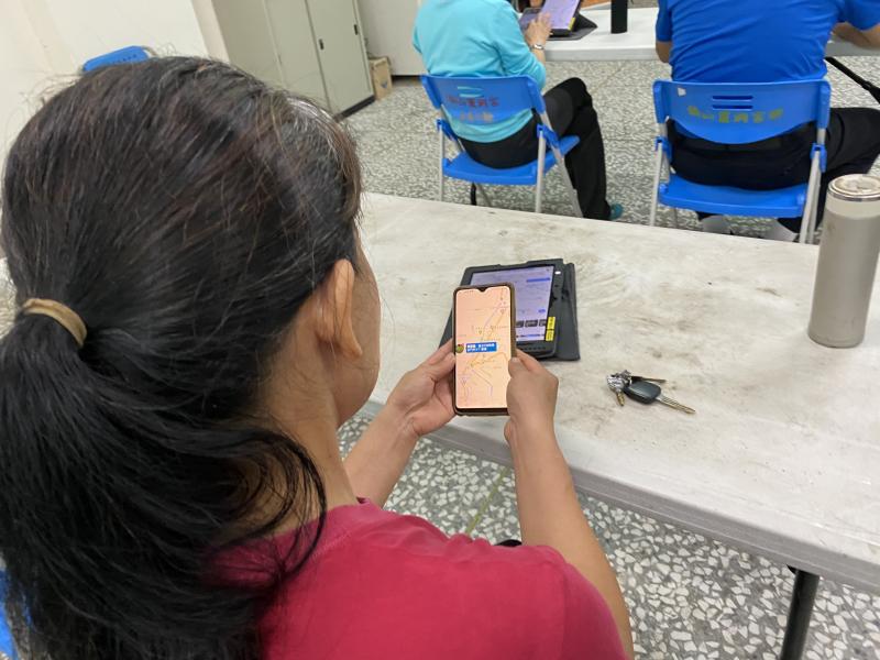 平板手機同步設定操作下載APP。