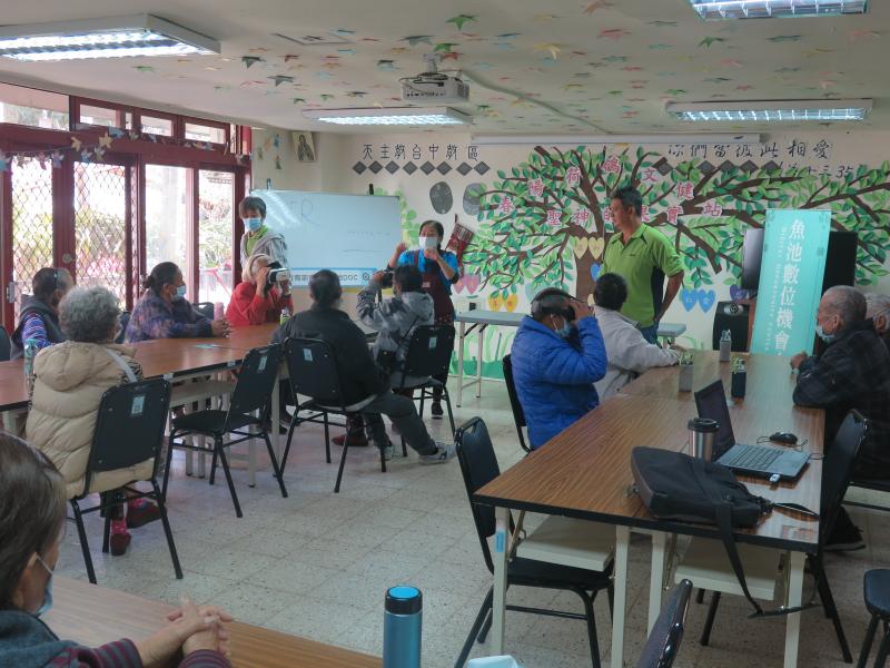 在原住民部落上課，口譯老師是協助講師傳遞知識重要的靈魂人物喔!