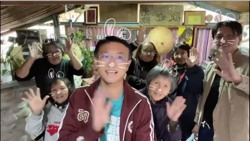 直播主大特寫課程成功.大家來張可愛的合照吧.