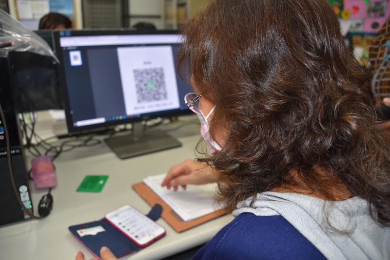 學員認真做筆記