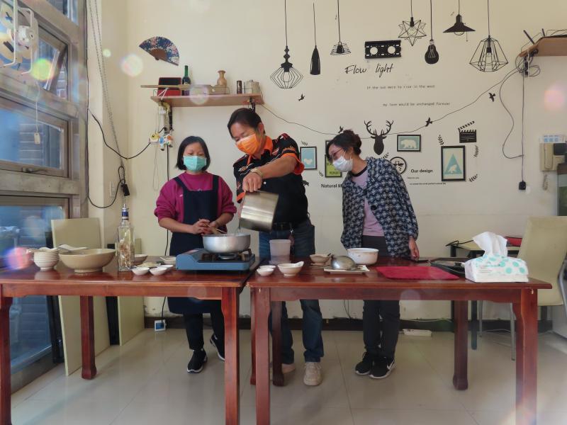 邀請到金門料理餐廳的大廚搭檔，教觀眾如何使用金門牛肉，來煮出鮮嫩又好吃的牛肉湯。