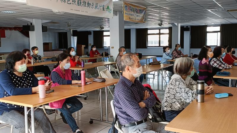 期能幫社區學童打造明亮的燈光，安全回家的路。