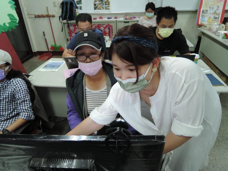 講師指導學員