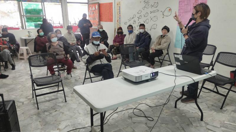 講師與學員上課畫面