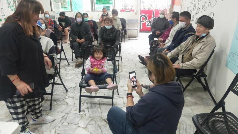 老師教大家，照片怎麼拍才好看，哪裡比較好拍。