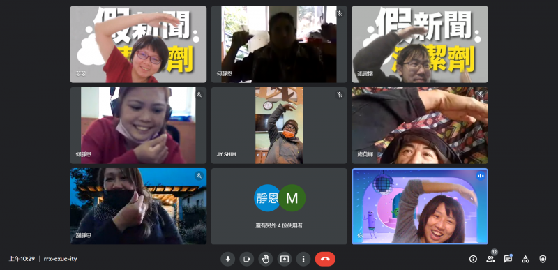 學員和老師一起大合照