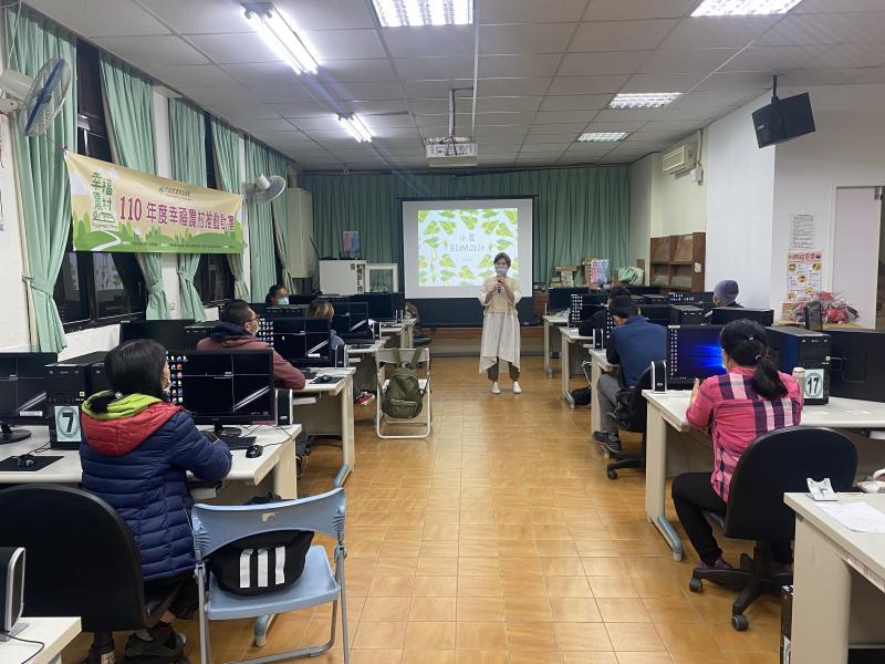 講師在教室上課