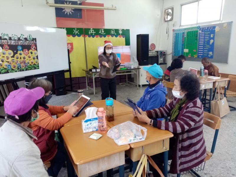 講師指導學員平板