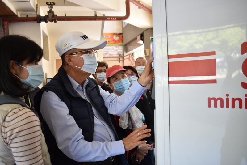 學員成功使用行動支付付款買到商品