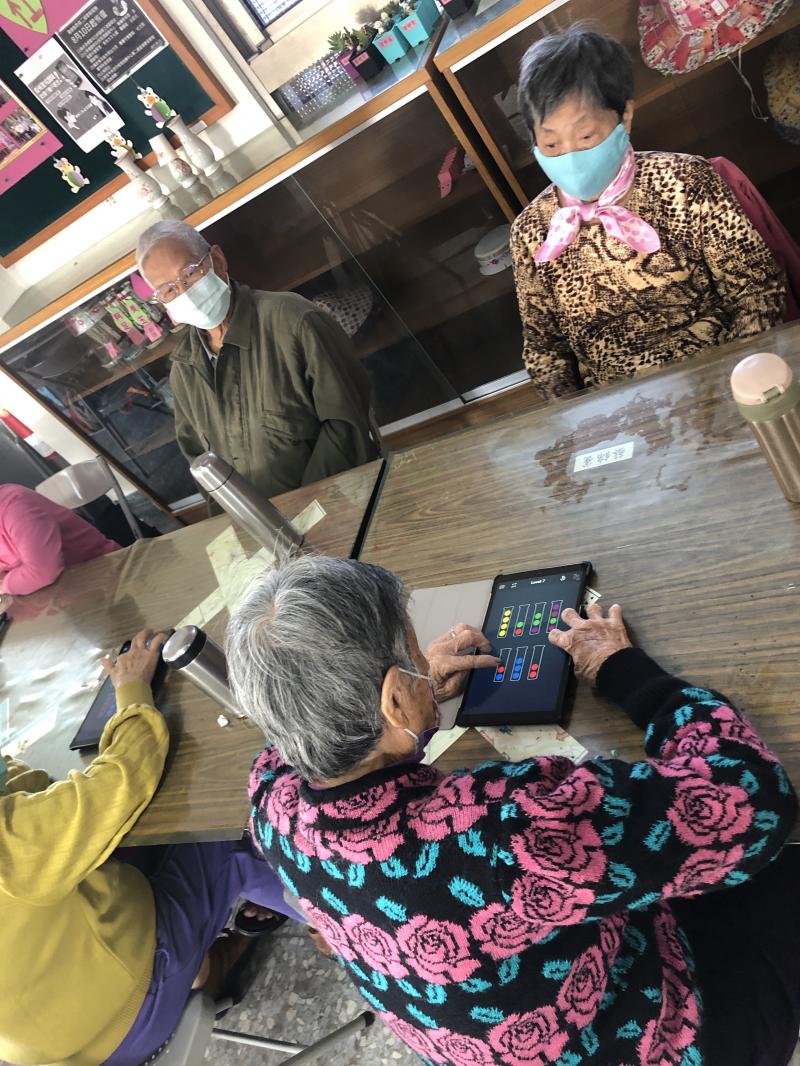 長輩體驗平板
